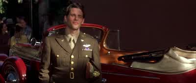 Allie was surprised how quicklyshe fell in love with Lon HammondHe was handsome smartfunny sophisticated and charmingHeyHe also came from old Southern moneyand was fabulously wealthy - The Notebook