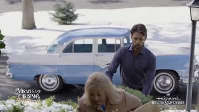 He helped me tie
the tree to the car, - Debbie Macomber's A Mrs. Miracle Christmas