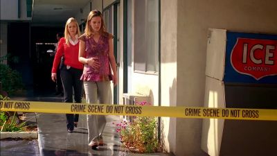 He was here... on the ground. - CSI: Miami