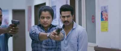 He is holding the gun wrong - Ratsasan