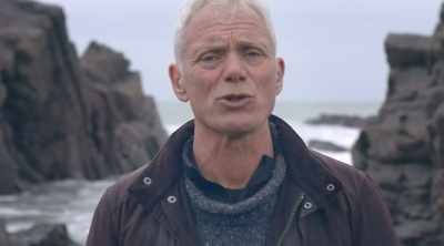 He was in the helicopter
opening with a hook - Mysteries of the Deep