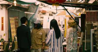 He insisted on going with Lam.
But it's not true love. - The Confidence Man JP - The Movie -
