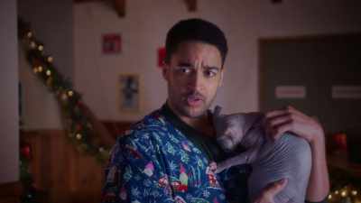 - He has issues.
- Oh, yeah. - The Dog Days of Christmas