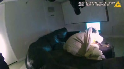 He kept his hand
in the place - Sound of the Police