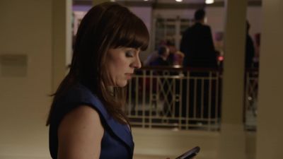 He kept phoning,
pressurizing me. - Vera