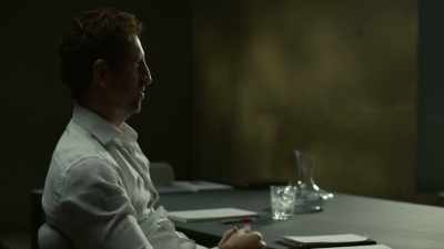 He kind of knows the correct answer, - Inside the Mind of a Con Artist