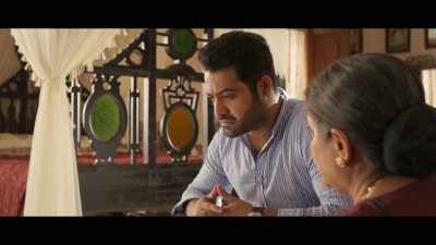 He left her in the kitchen,
went out to the courtyard.. - Aravinda Sametha... Veera Raghava