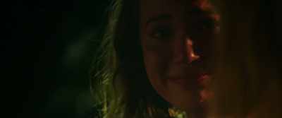He left me, Kate.
He broke up with me. - 47 Meters Down