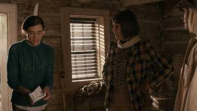 - He left this note. - Frankie Drake Mysteries