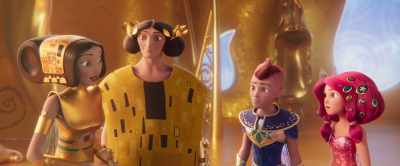 He lives alone on an island that - Mia and Me: The Hero of Centopia