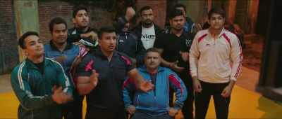 He looks in great shape.
Come on, Sultan. - Sultan