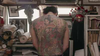 He made the entire body a canvas,
using one motif. - Explained