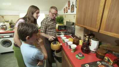 HE MAKES A POURING SOUND - Back in Time for Dinner