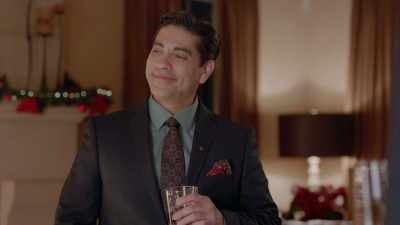 He meant it when they
said they go all out. - Mistletoe & Menorahs