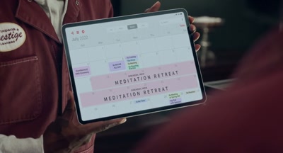 - He meditating for two weeks.
- Two weeks? Must be stressed. - House Party
