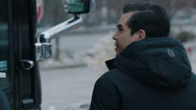- He messed with the wrong man.
- He certainly did. - FBI: Most Wanted