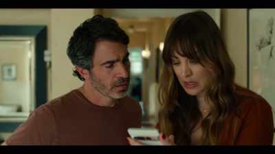 He murders really young,
hot brunettes like-- - Based on a True Story
