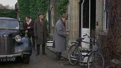 He must be here,
that's his bicycle. - Island of Terror