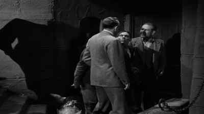 He must be inside. - The Invisible Man's Revenge