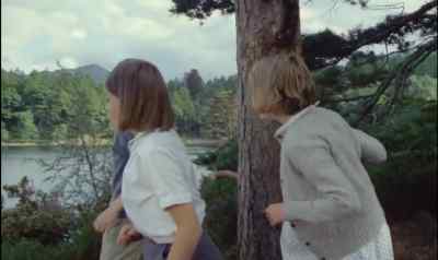 - He must have fired his cannon.
- Look over there! - Swallows and Amazons