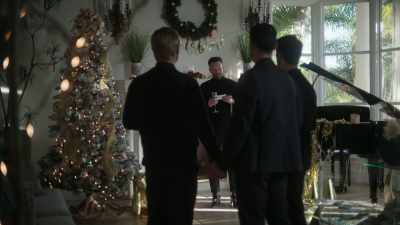 He needed another dozen tries
in there, or more, - The Holiday Exchange