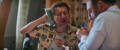 - He needs a child psychologist.
- He's 20, too late. - Life For Real