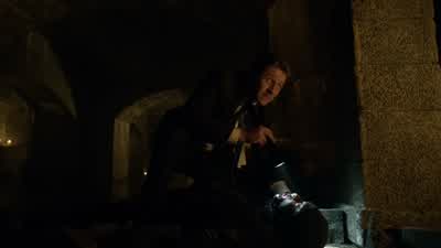 He needs an ambulance. - Gotham