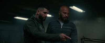 - He needs to be fixed.
- Who the fuck is that? - Darkland: The Return