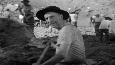 He never misses. - I Am a Fugitive from a Chain Gang