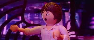 -He has nothing to do with this!
He was just helping me! Please! Oh! - Playmobil: The Movie