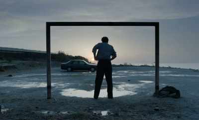 He only had eyes
for the ball and the player... - Close Your Eyes