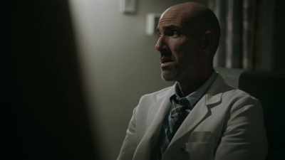 He ordered you to give an
undercover agent's photo - The Rookie: Feds