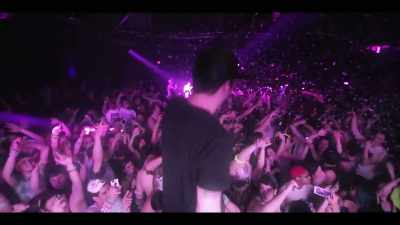 He packed out the whole
entire building. - Generation Hustle