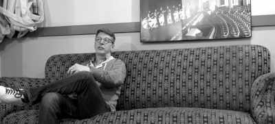He reads the room so well. - SmartLess: On the Road