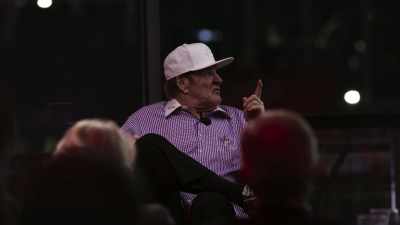 He said, don't embarrass
me in this town like that. - Charlie Hustle & the Matter of Pete Rose