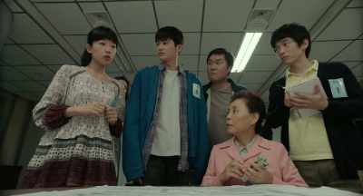 He said he had a drink
with his sister! - Juror 8