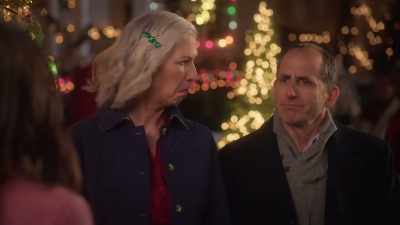 He said he had some last-minute
plans to take care of. - Haul Out the Holly: Lit Up