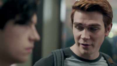 He said he's willing
to give your dad
a second chance, - Riverdale