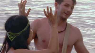 - He said. May the dust be light!
- All right! All right! Teamwork! - Naked and Afraid of Love