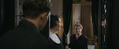 He said to ring the bell next time!
And it's urgent. - The Tobacconist