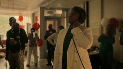 - ♪ He saves the day
- [Cheers and applause] - 61st Street