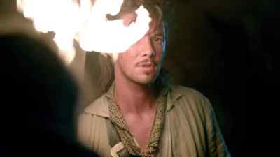 He says you give me the pearls. - Black Sails