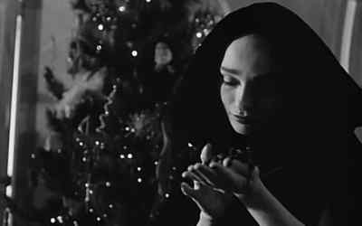He scares most people.
He, what's his name? - Nadja
