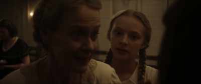 - He seeps in through the cracks.
- Mom, please. Please, come on. - Hold Your Breath