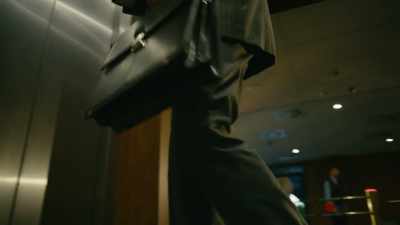 He signs the lease in his own name, - Inside the Heist