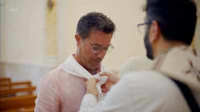 HE SINGS BLESSING IN ITALIAN - Gino's Italian Family Adventure