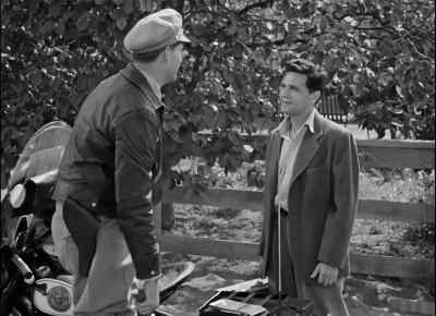 - He slipped you something, huh?
- That's right, brother. - The Postman Always Rings Twice