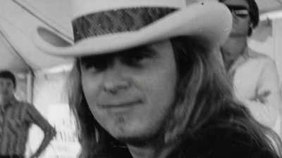 He smiled,
and then Ronnie walked back - If I Leave Here Tomorrow: A Film About Lynyrd Skynyrd