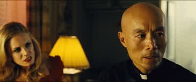 He sniffs the air. - Seven Psychopaths
