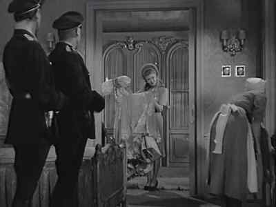 HE SPEAKS GERMAN - Once Upon a Honeymoon